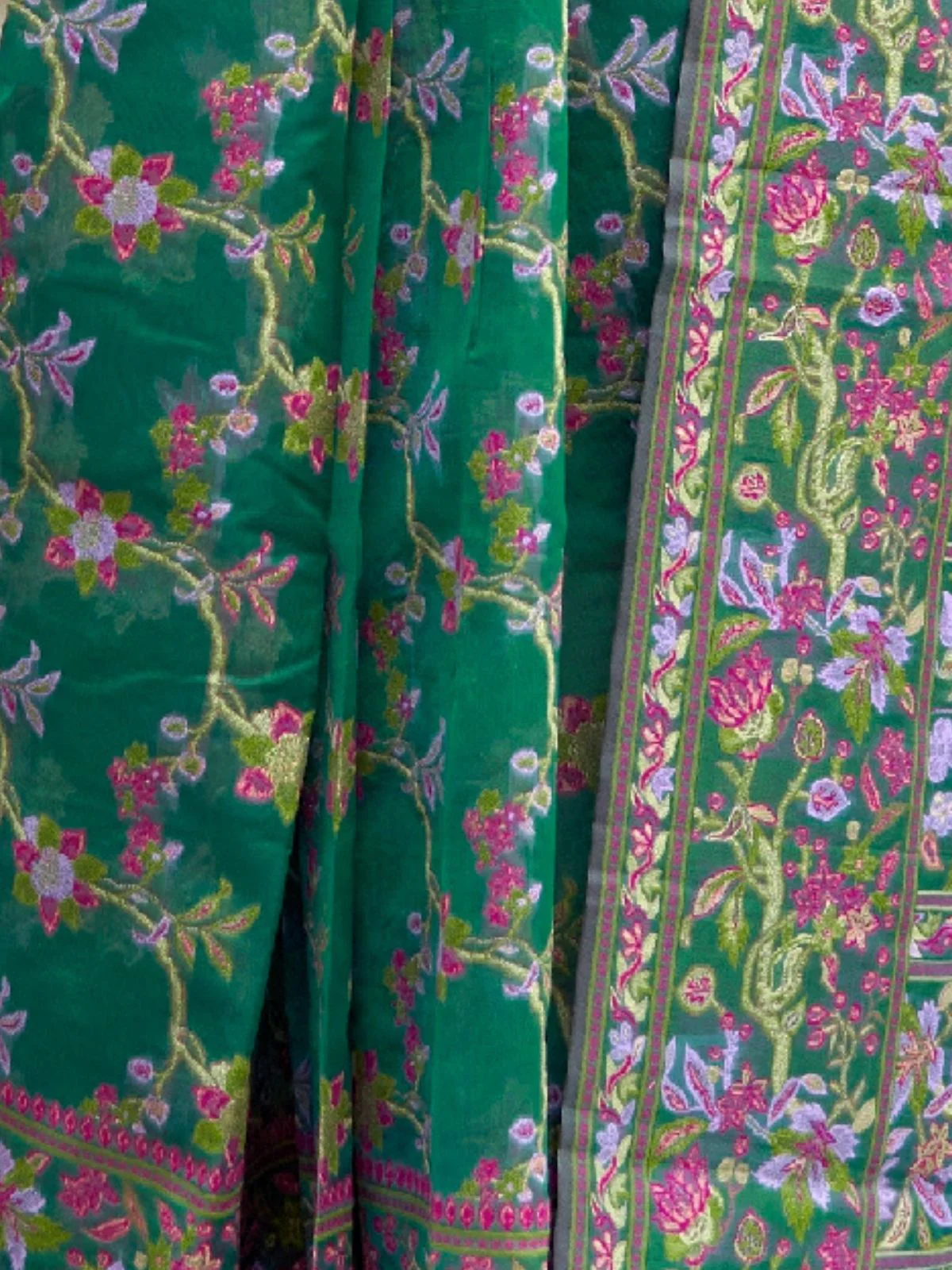 Odette Green Organza Woven Saree With Unstitched Blouse For Women - Image 3
