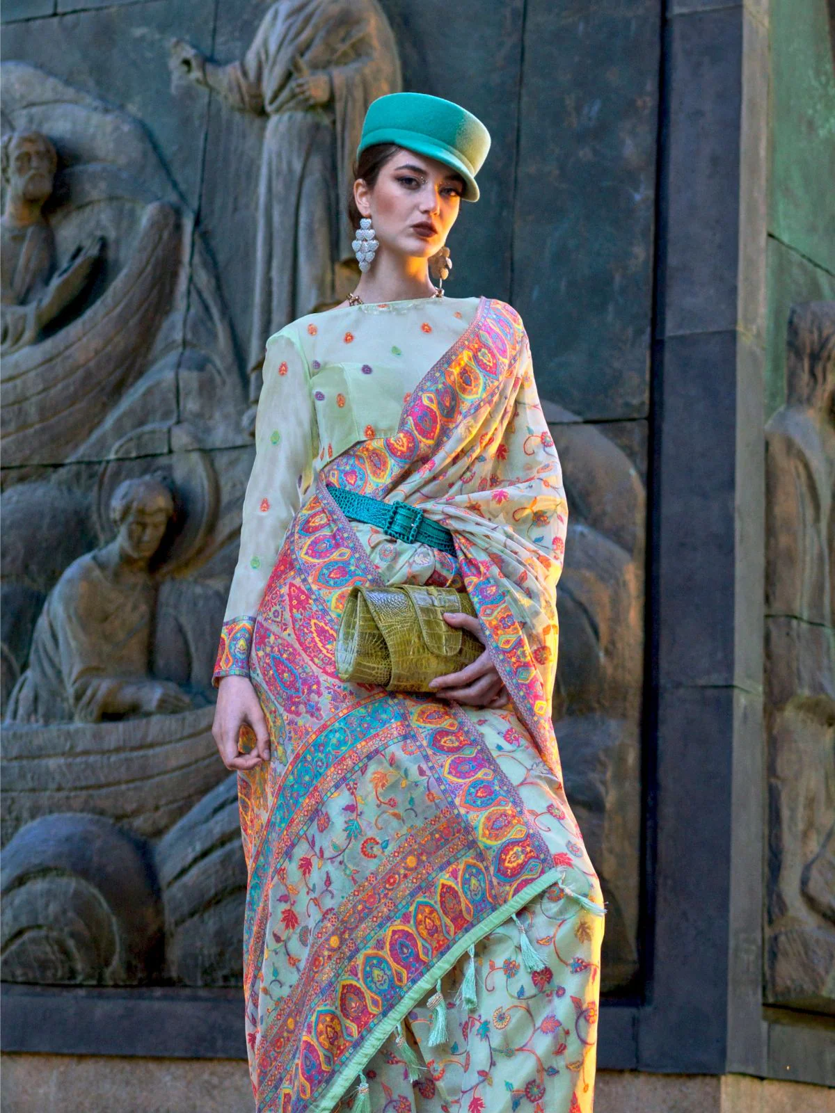Odette Green Organza Woven Saree With Unstitched Blouse For Women - Image 2