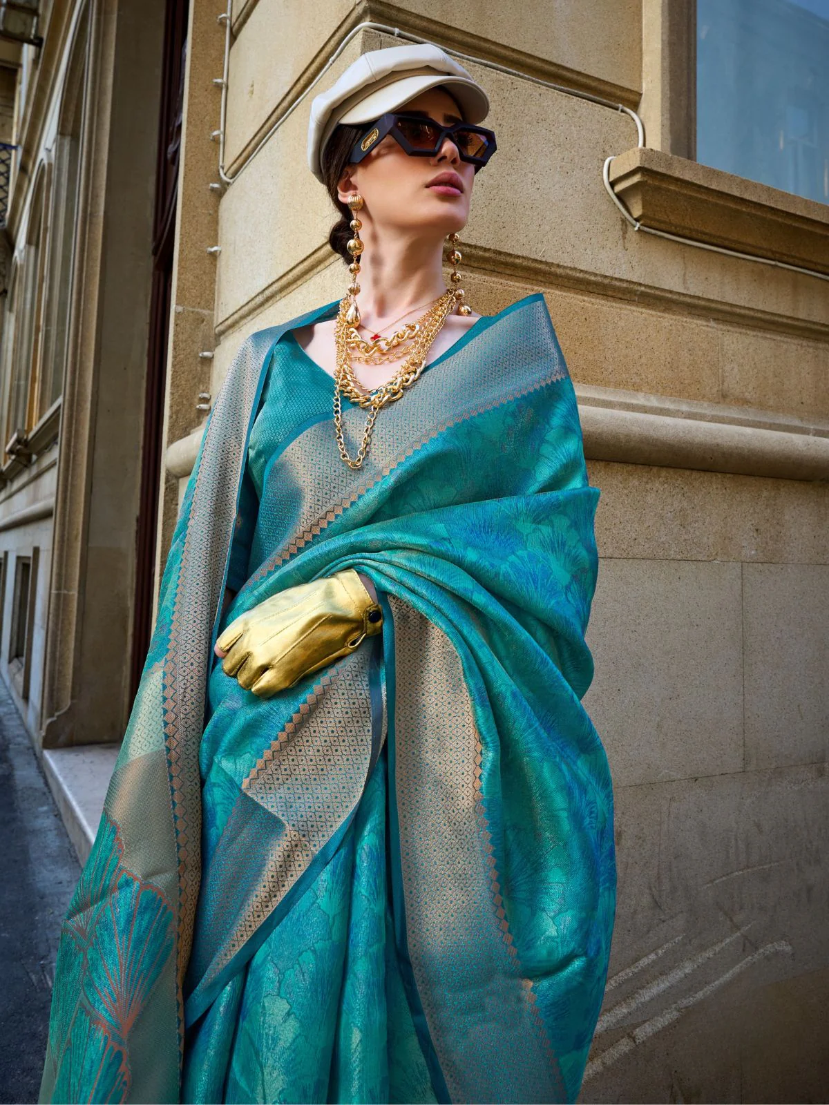 Odette Green Organza Woven Saree With Unstitched Blouse For Women - Image 2
