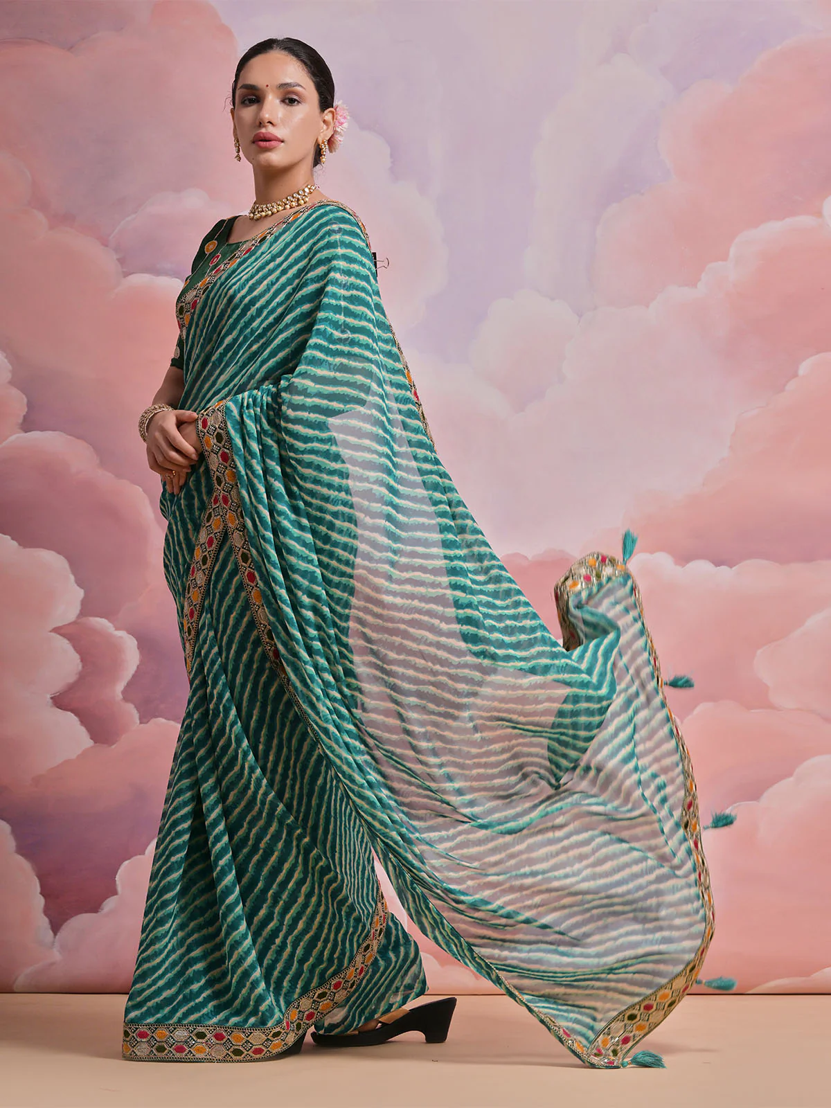 Odette Green Printed Georgette Saree With Unstitched Blouse For Women - Image 2