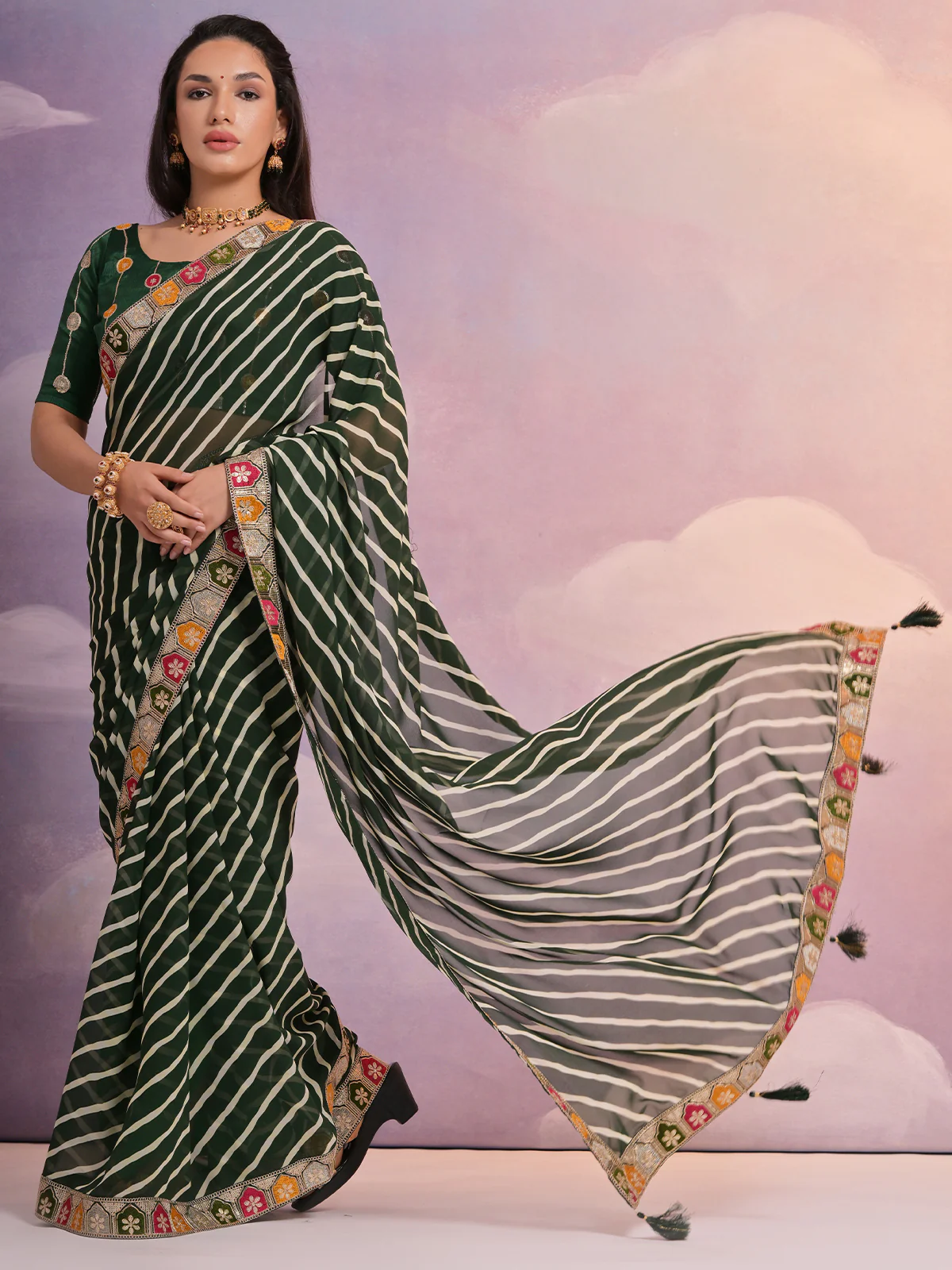 Odette Green Printed Georgette Saree With Unstitched Blouse For Women - Image 2