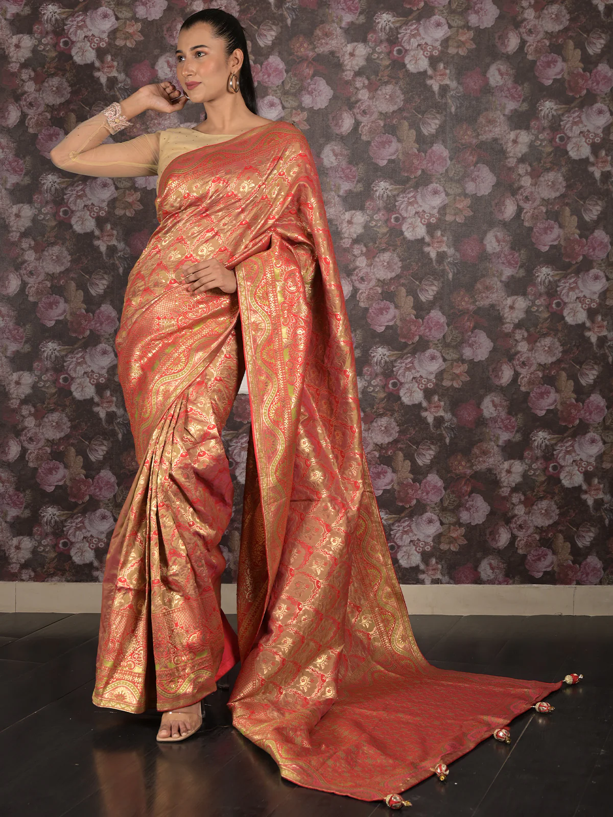 Odette Red Shaded Patola Silk Woven Saree with Unstitched Blouse for Women - Image 2