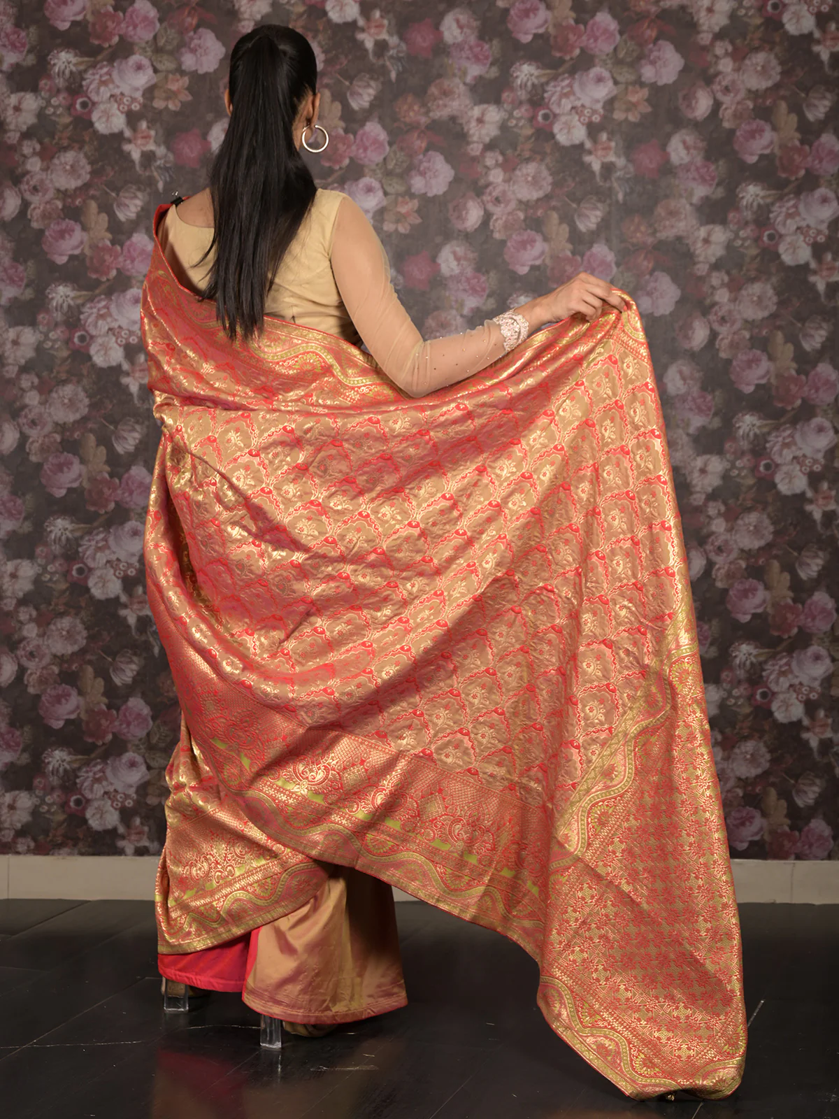 Odette Red Shaded Patola Silk Woven Saree with Unstitched Blouse for Women - Image 3