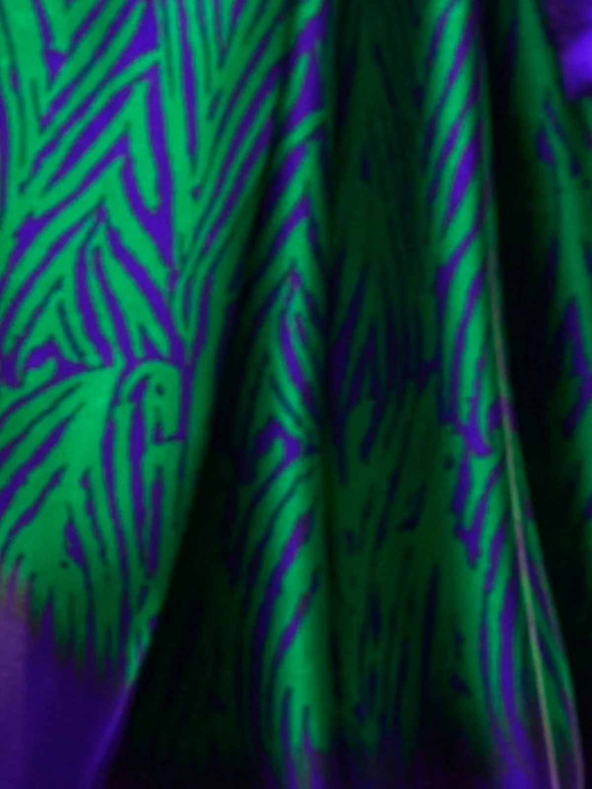 Odette Green Satin Printed Saree With Unstitched Blouse For Women - Image 3