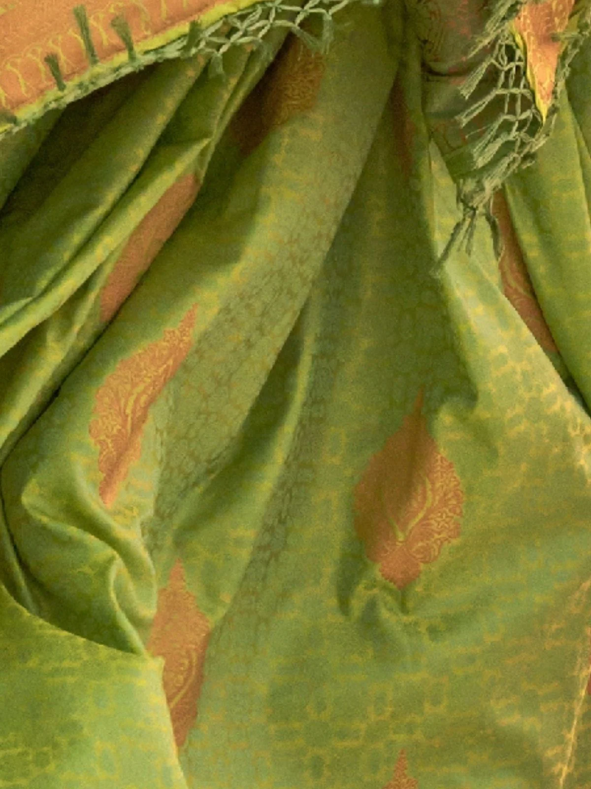 Odette Green Satin Woven Saree With Unstitched Blouse for Women - Image 3
