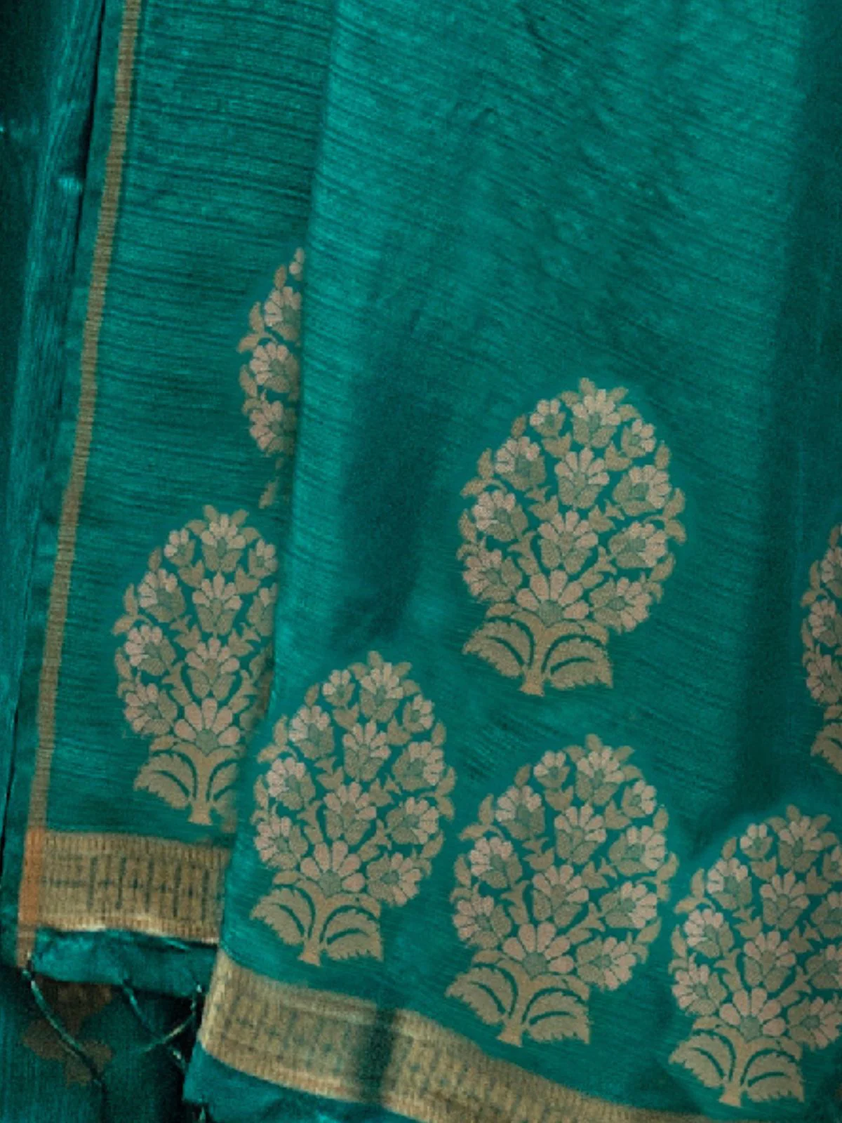 Odette Green Satin Woven Saree With Unstitched Blouse For Women - Image 3