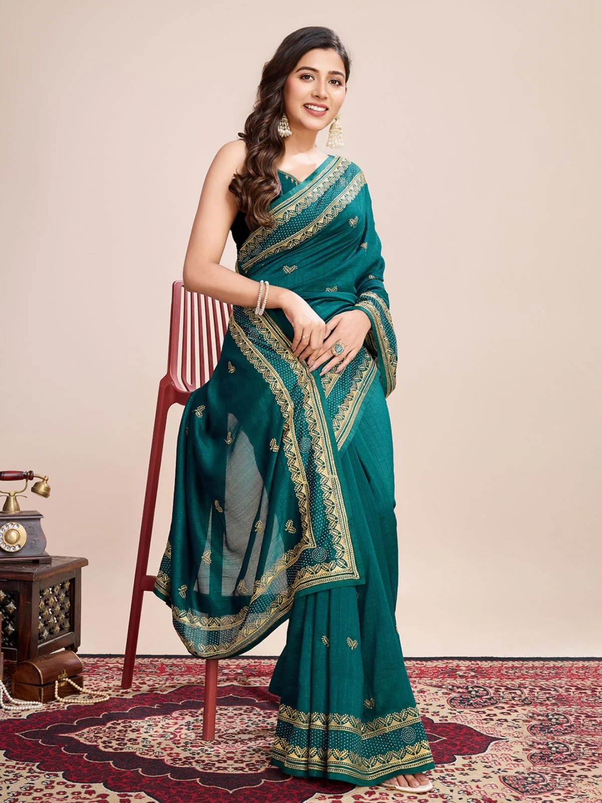 Odette Green Silk Blend Embroidered Saree With Unstitched Blouse For Women - Image 2
