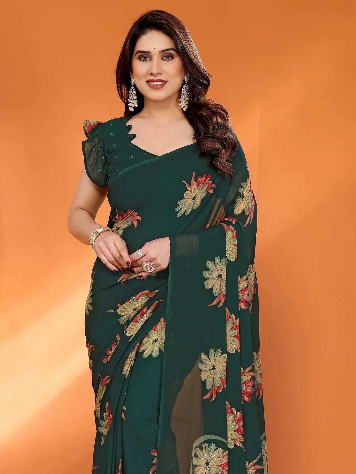 Odette Green Silk Blend Floral Print Saree For Women - Image 4
