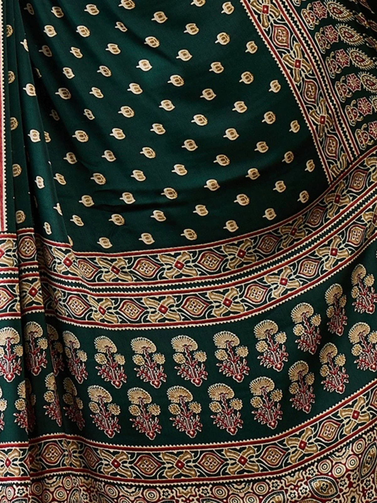 Odette Green Silk Blend Printed Elegant Saree For Women - Image 5
