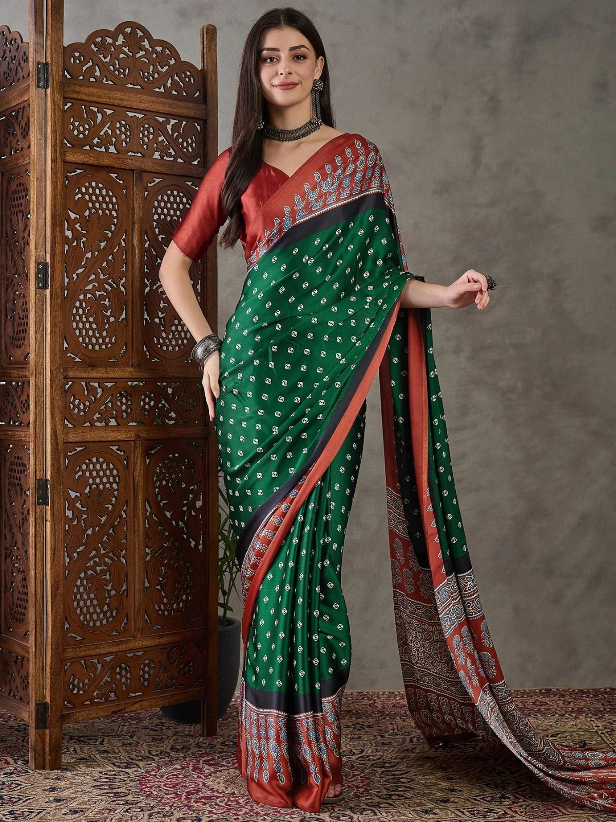 Odette Green Silk Blend Printed Elegant Saree For Women