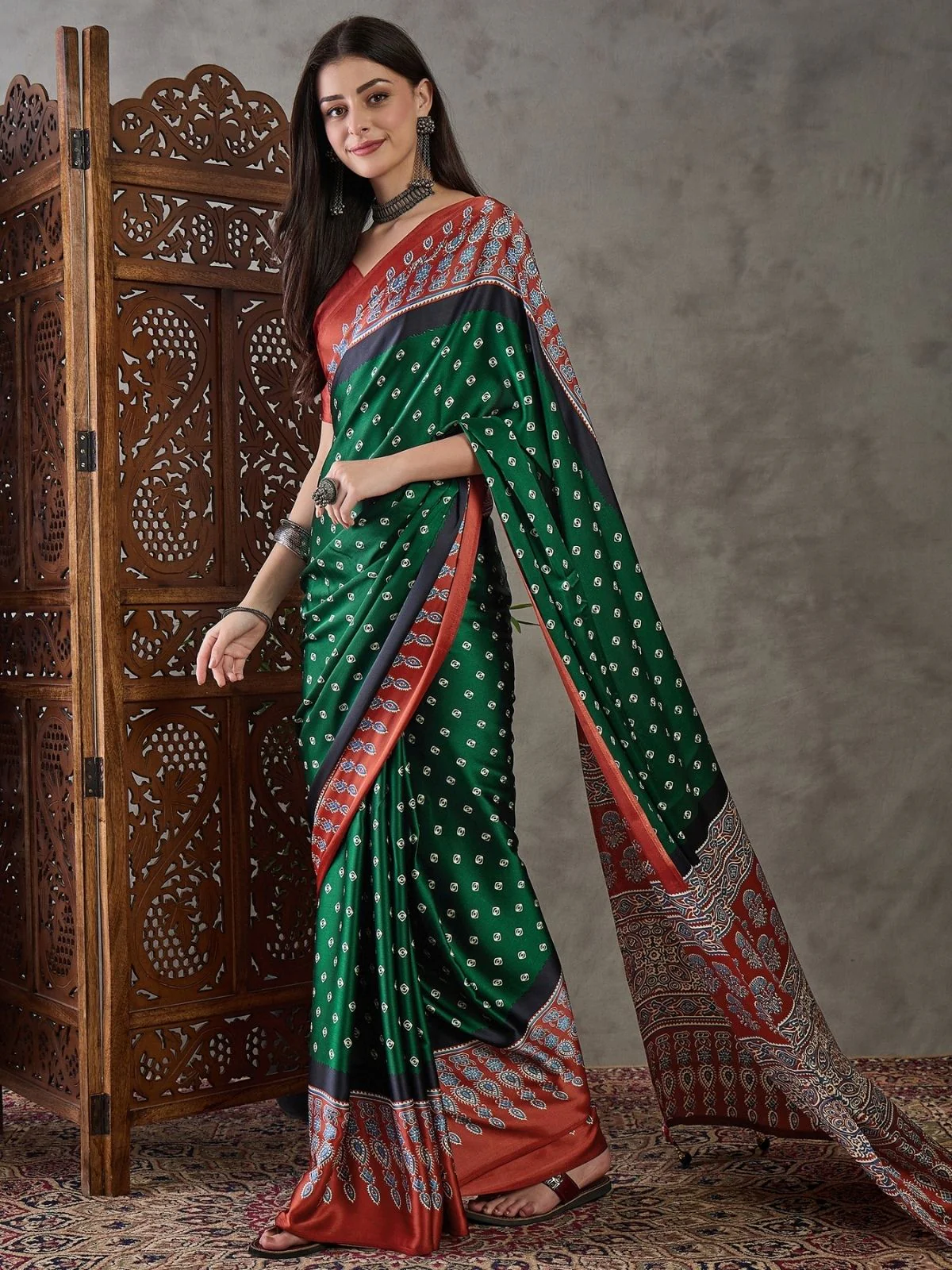 Odette Green Silk Blend Printed Elegant Saree For Women - Image 3