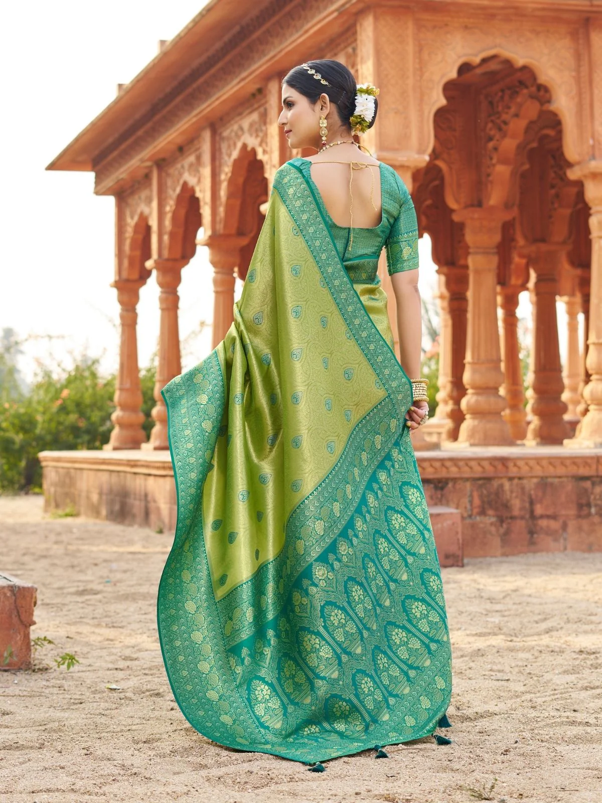 Odette Green Silk Blend Woven Banarasi Saree For Women - Image 3