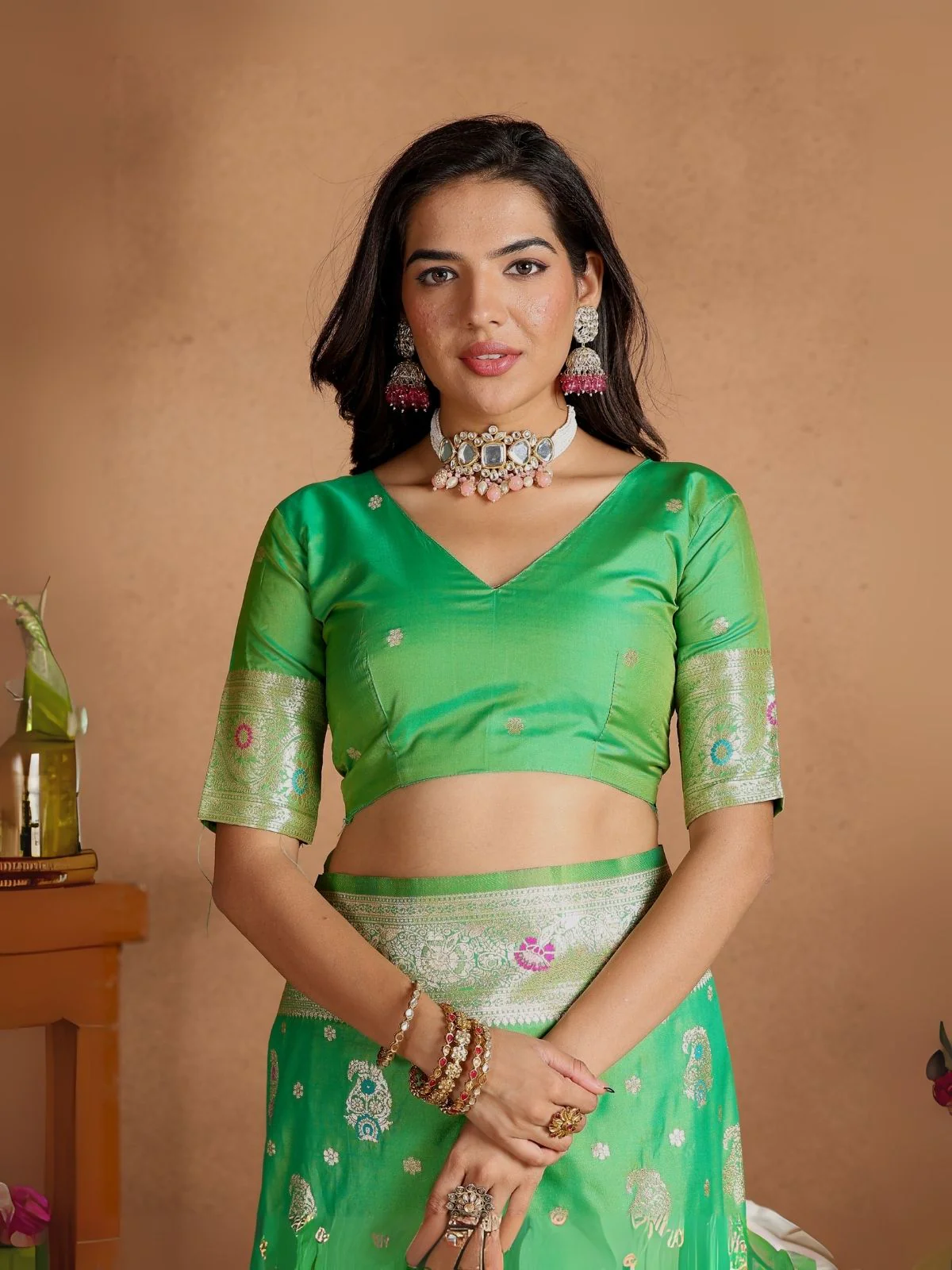 Odette Green Silk Blend Woven Elegant Saree For Women - Image 4