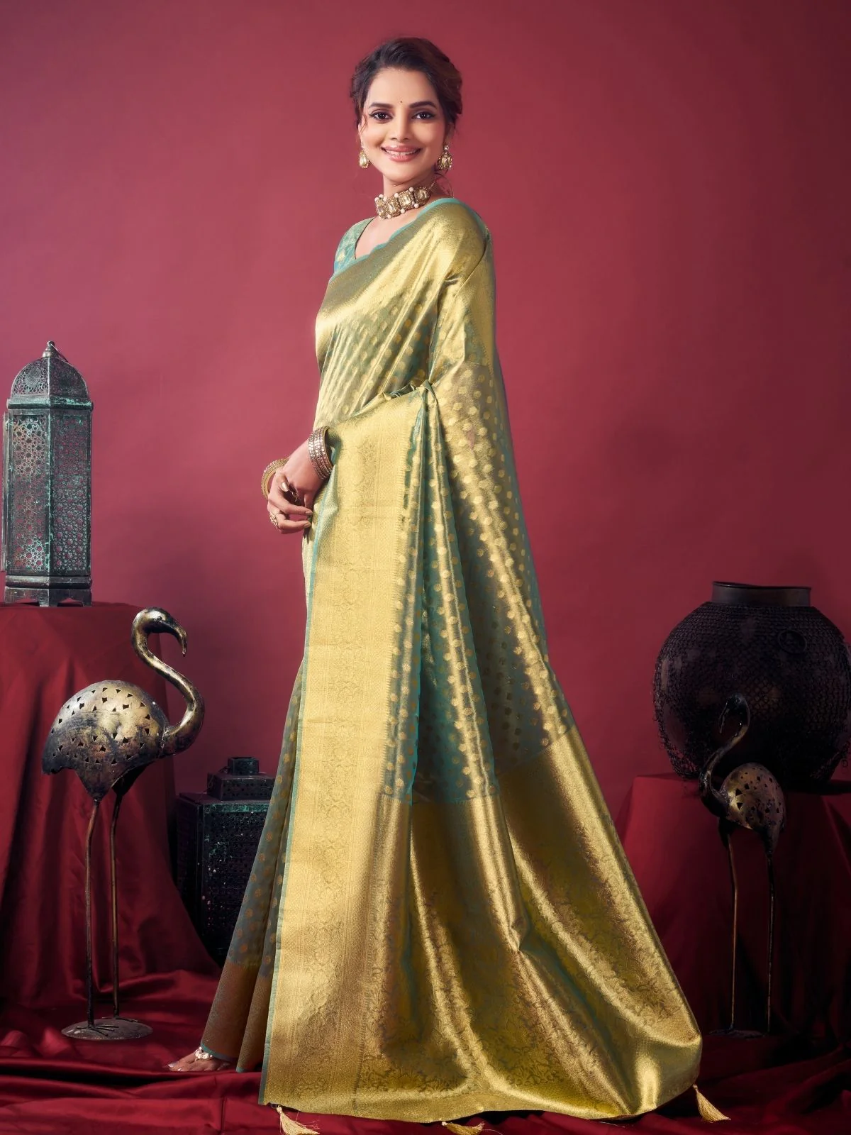 Odette Green Silk Blend Woven Saree For Women - Image 2