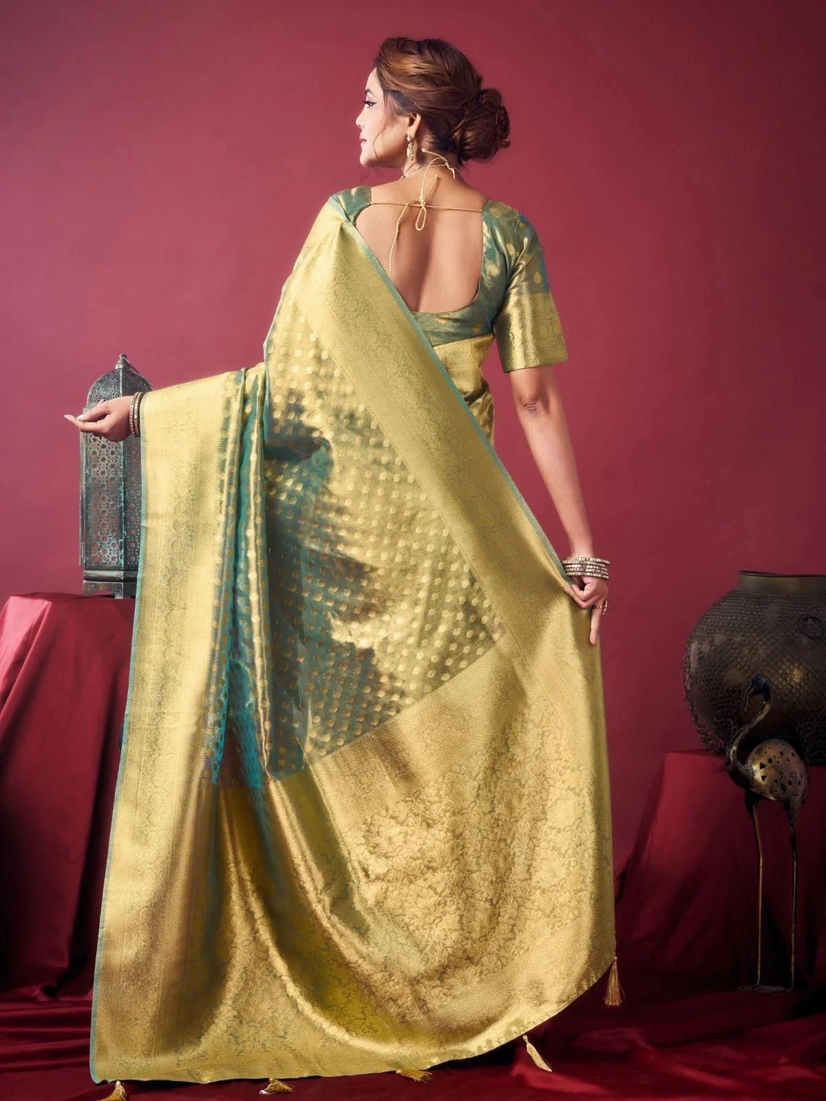 Odette Green Silk Blend Woven Saree For Women - Image 4