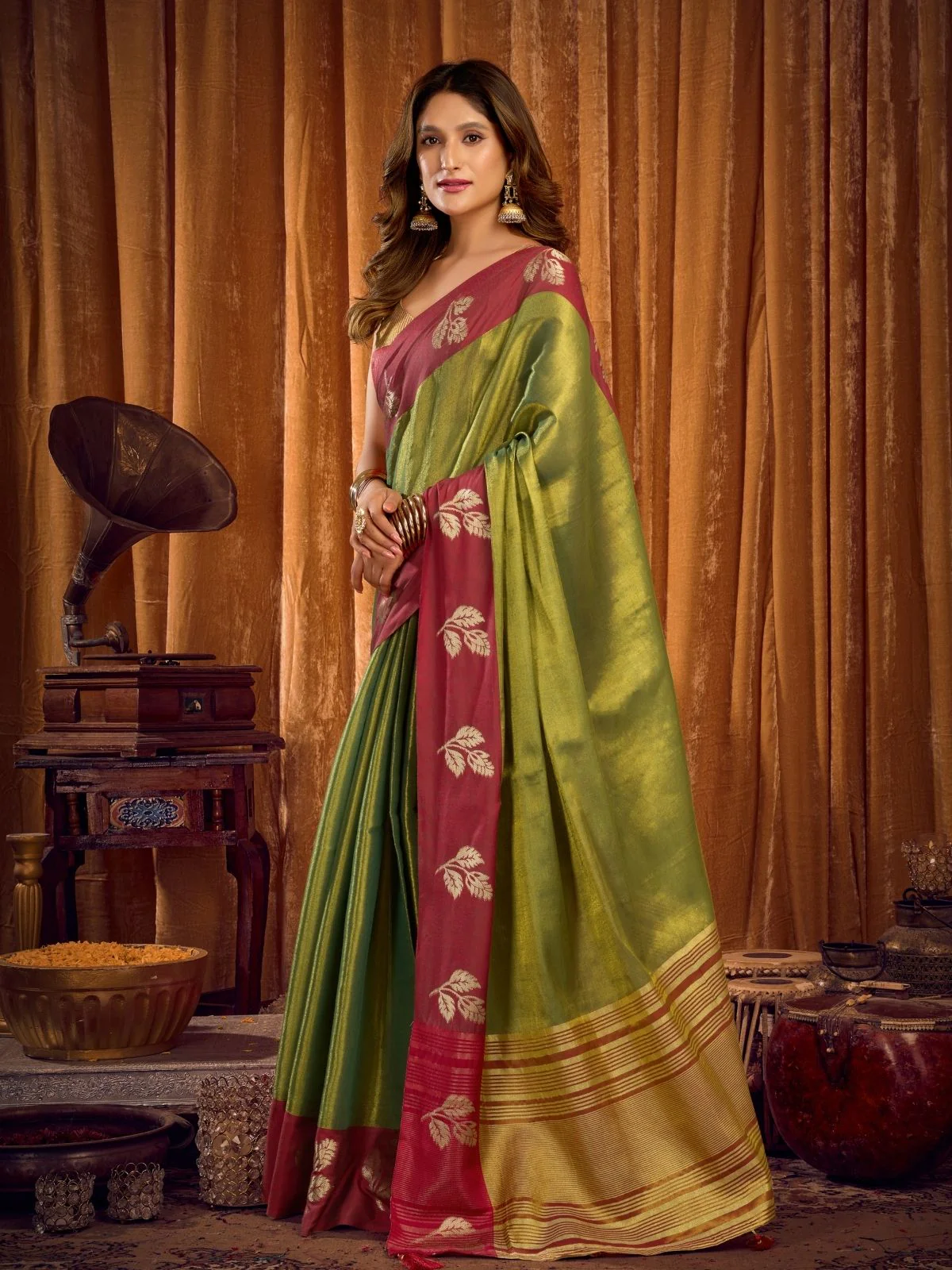 Odette Green Silk Blend Woven Saree For Women - Image 2