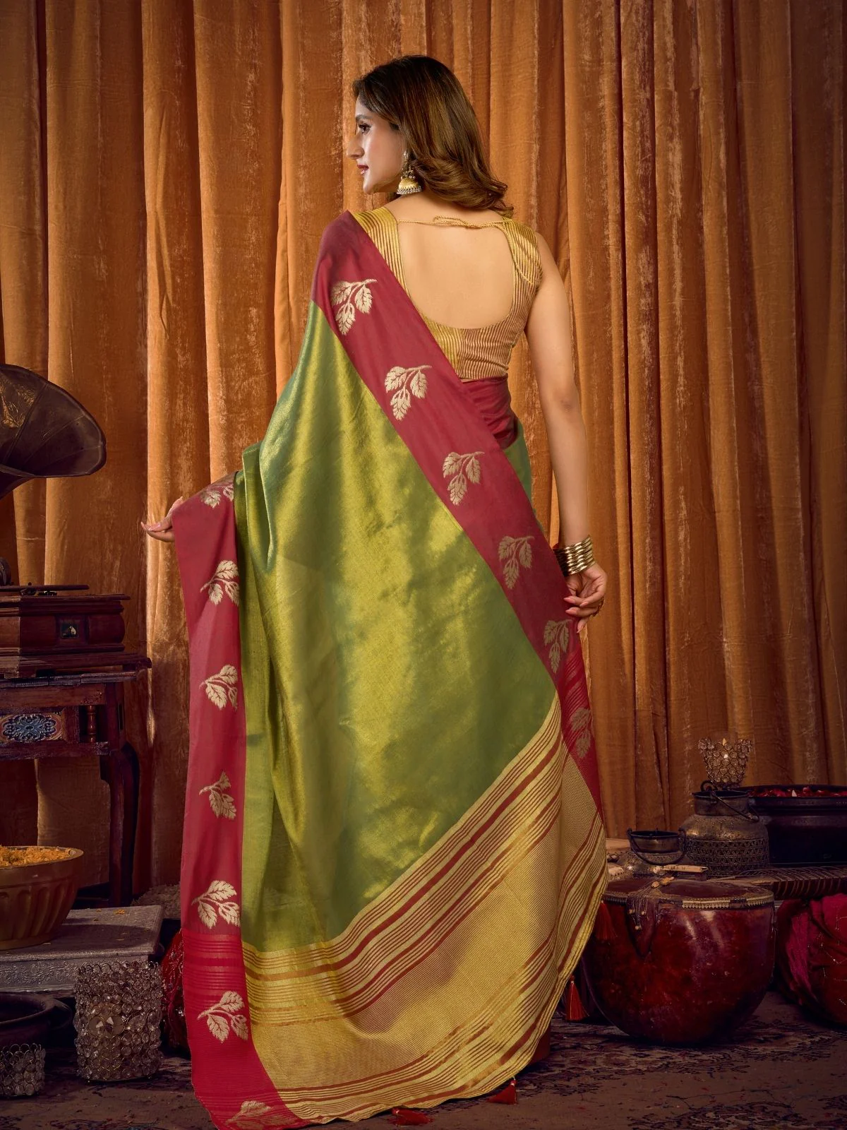 Odette Green Silk Blend Woven Saree For Women - Image 4
