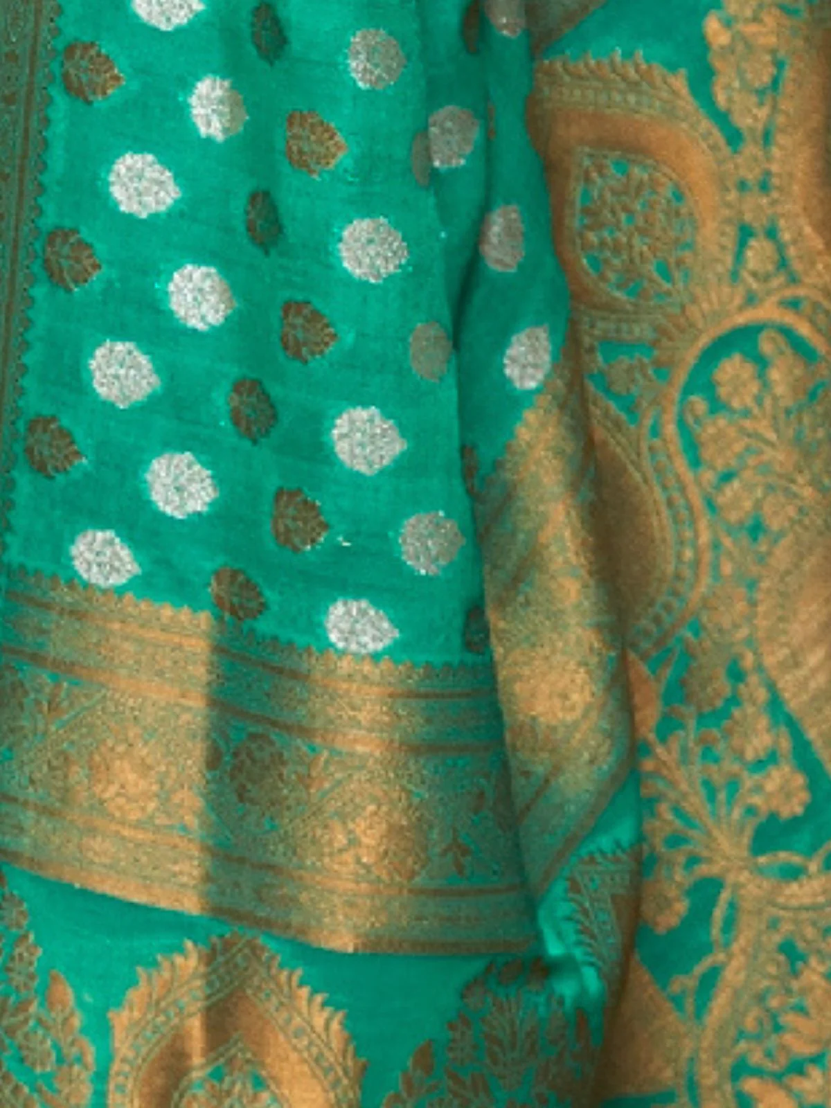 Odette Green Silk Blend Woven Saree With Unstitched Blouse for Women - Image 3