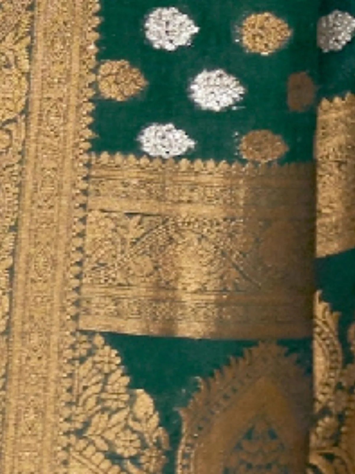 Odette Green Silk Blend Woven Saree With Unstitched Blouse for Women - Image 3