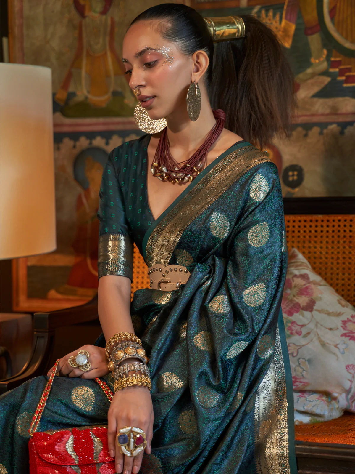Odette Green Silk Blend Woven Saree With Unstitched Blouse for Women - Image 2