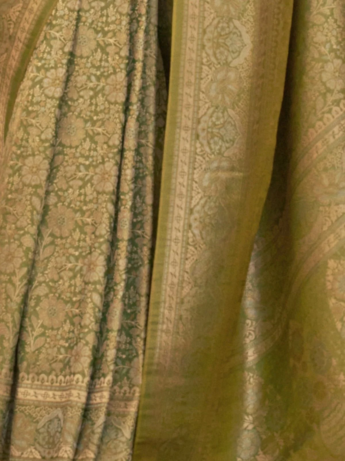 Odette Green Silk Blend Woven Saree With Unstitched Blouse For Women - Image 3