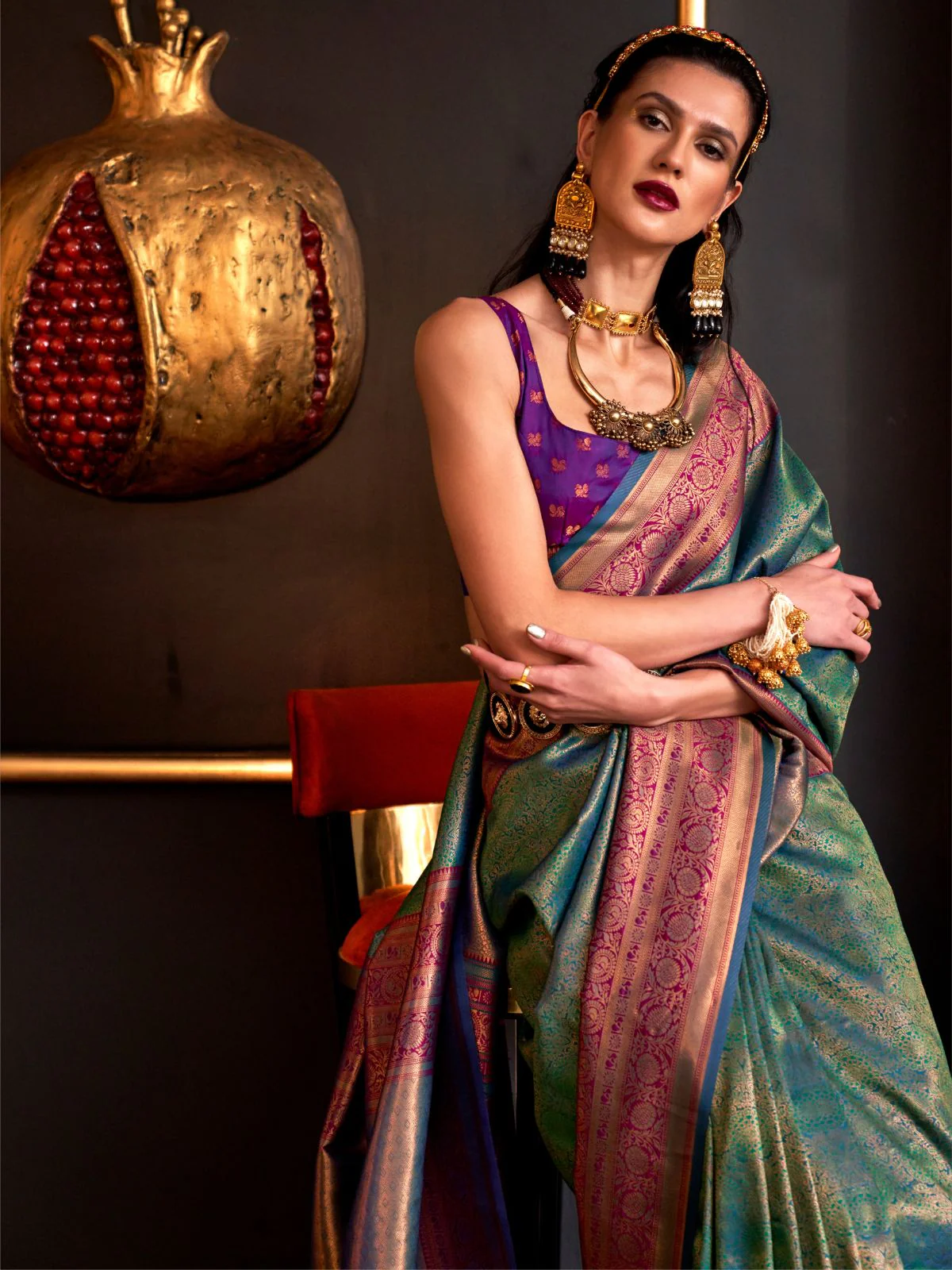 Odette Green Silk Blend Woven Saree With Unstitched Blouse For Women - Image 2