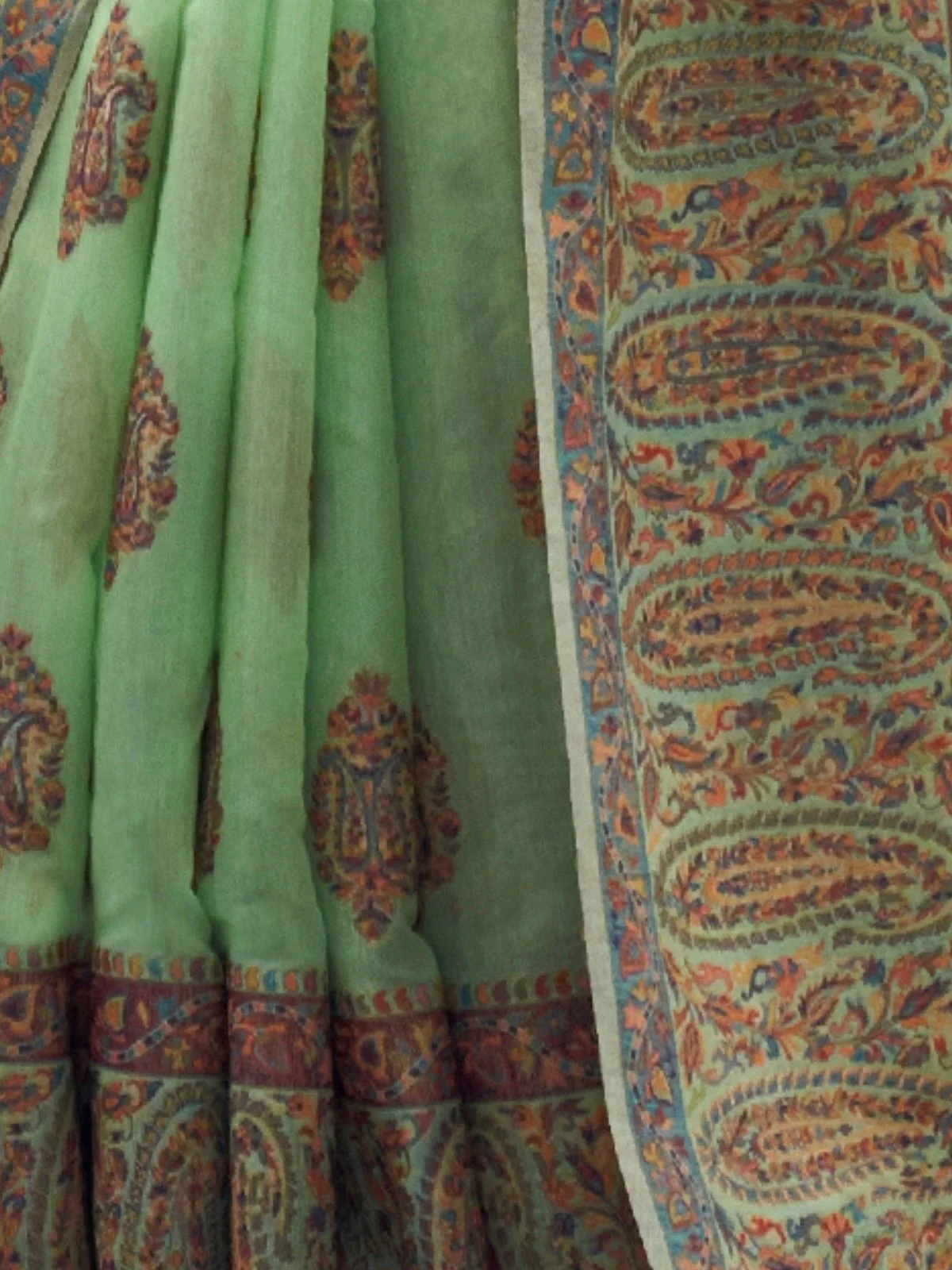 Odette Green Silk Blend Woven Saree With Unstitched Blouse For Women - Image 3