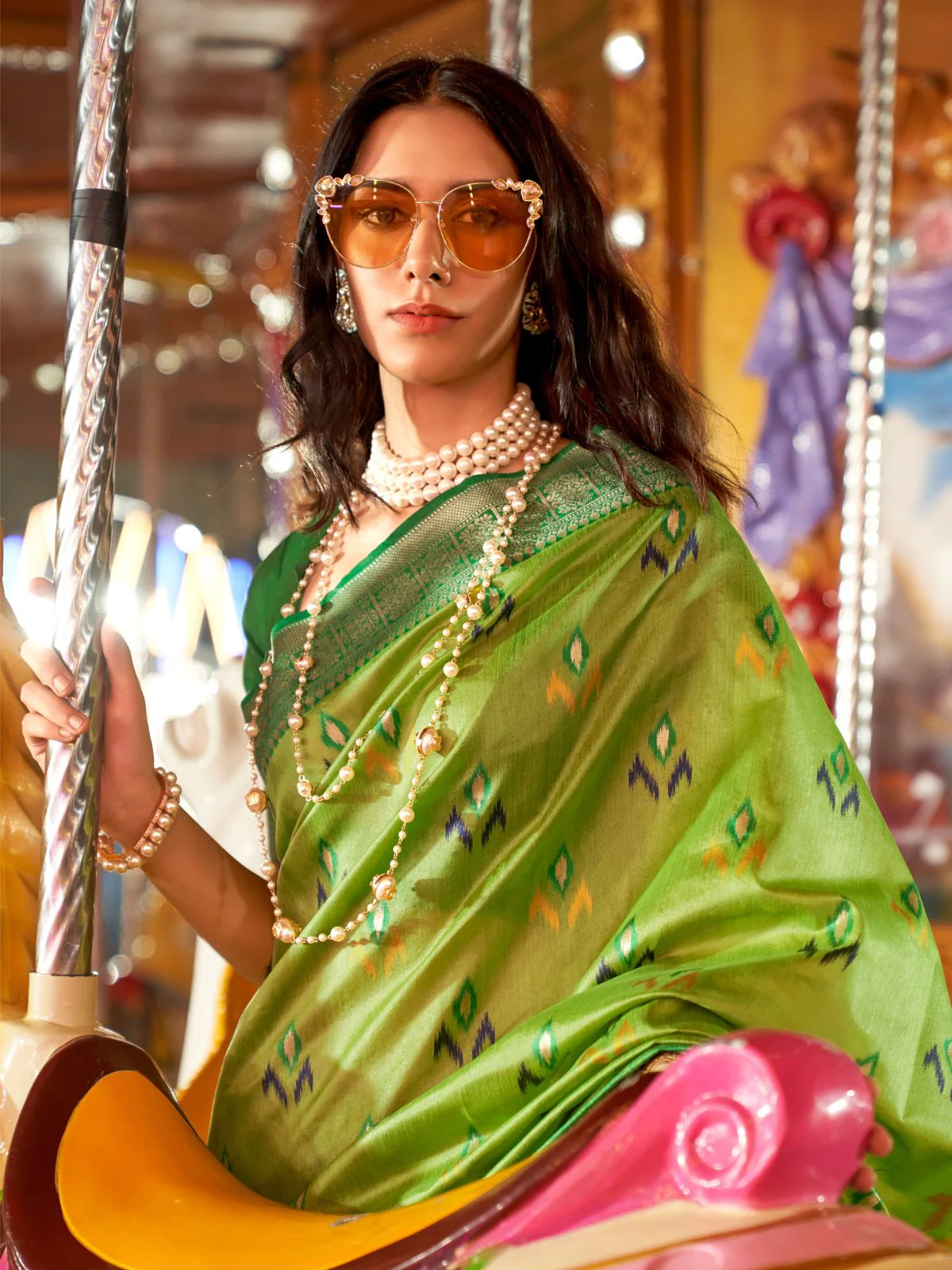 Odette Green Silk Blend Woven Saree With Unstitched Blouse For Women - Image 2