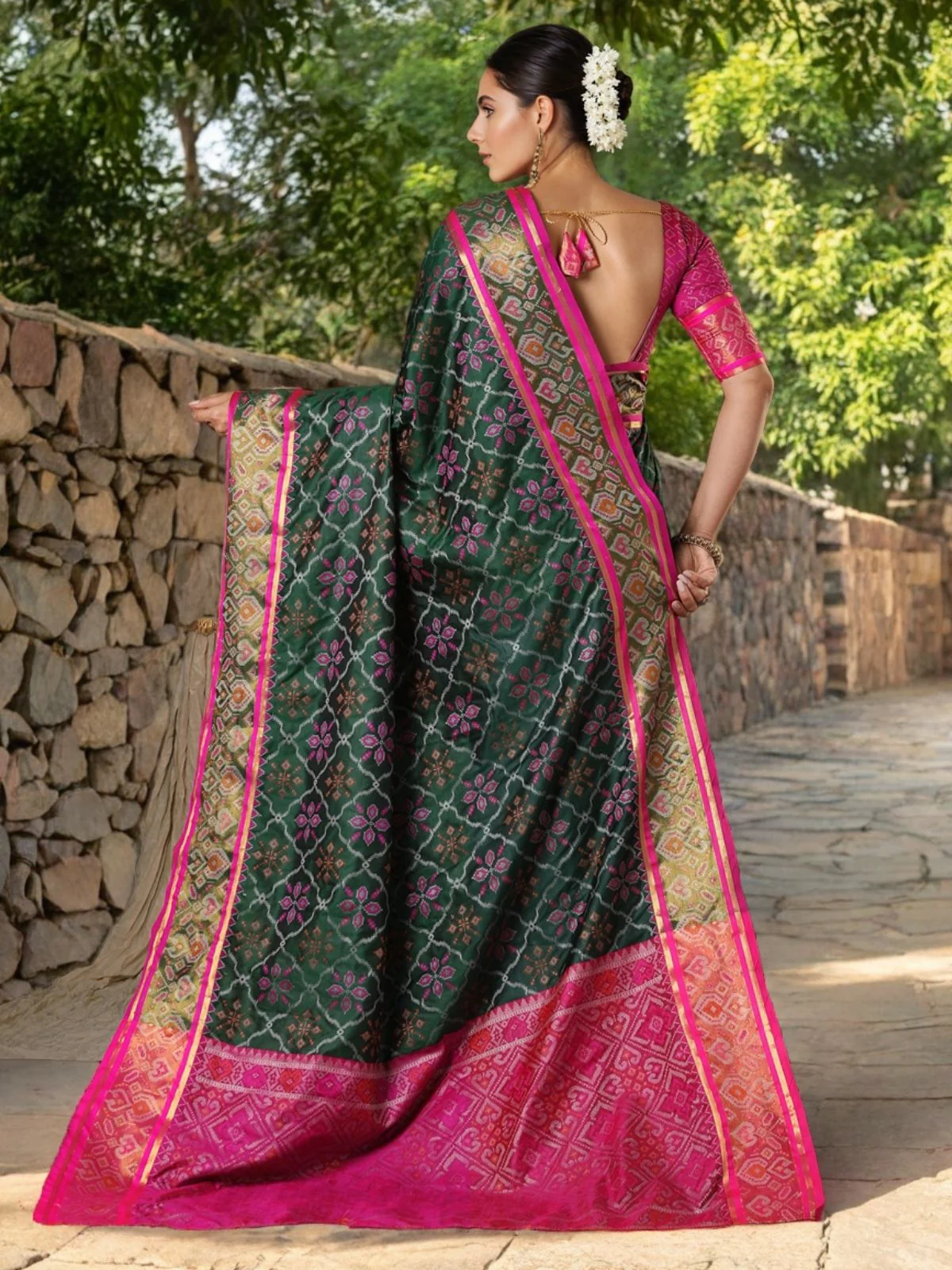 Odette Green Silk Woven Saree For Women - Image 4