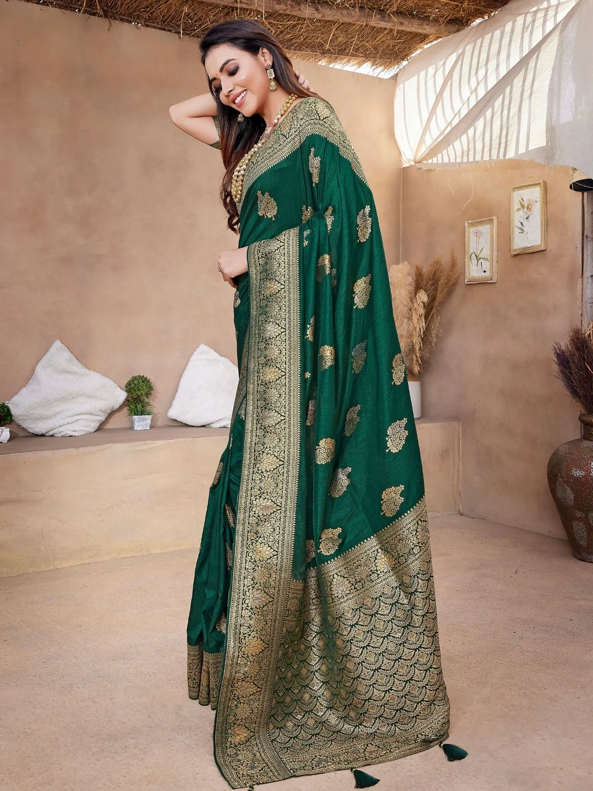 Odette Green Silk Woven Saree For Women - Image 2