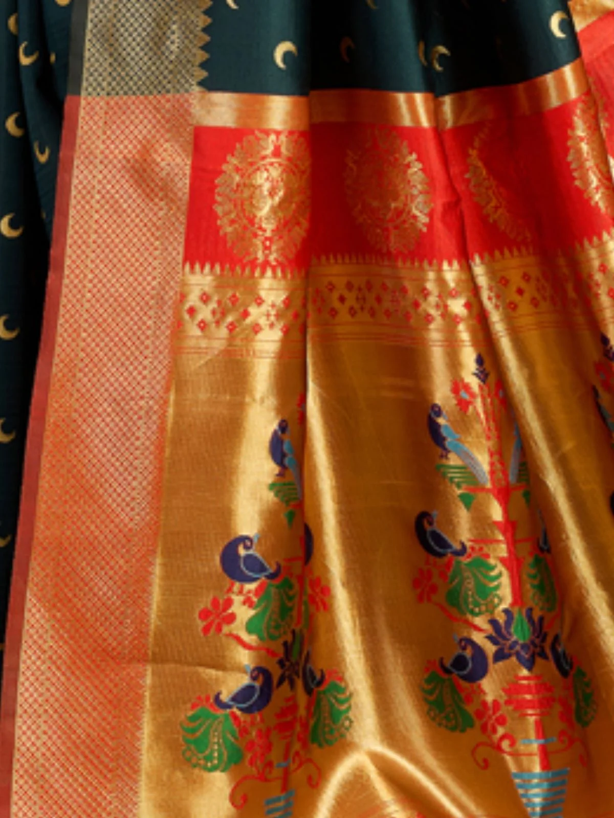 Odette Green Silk Woven Saree For Women - Image 5