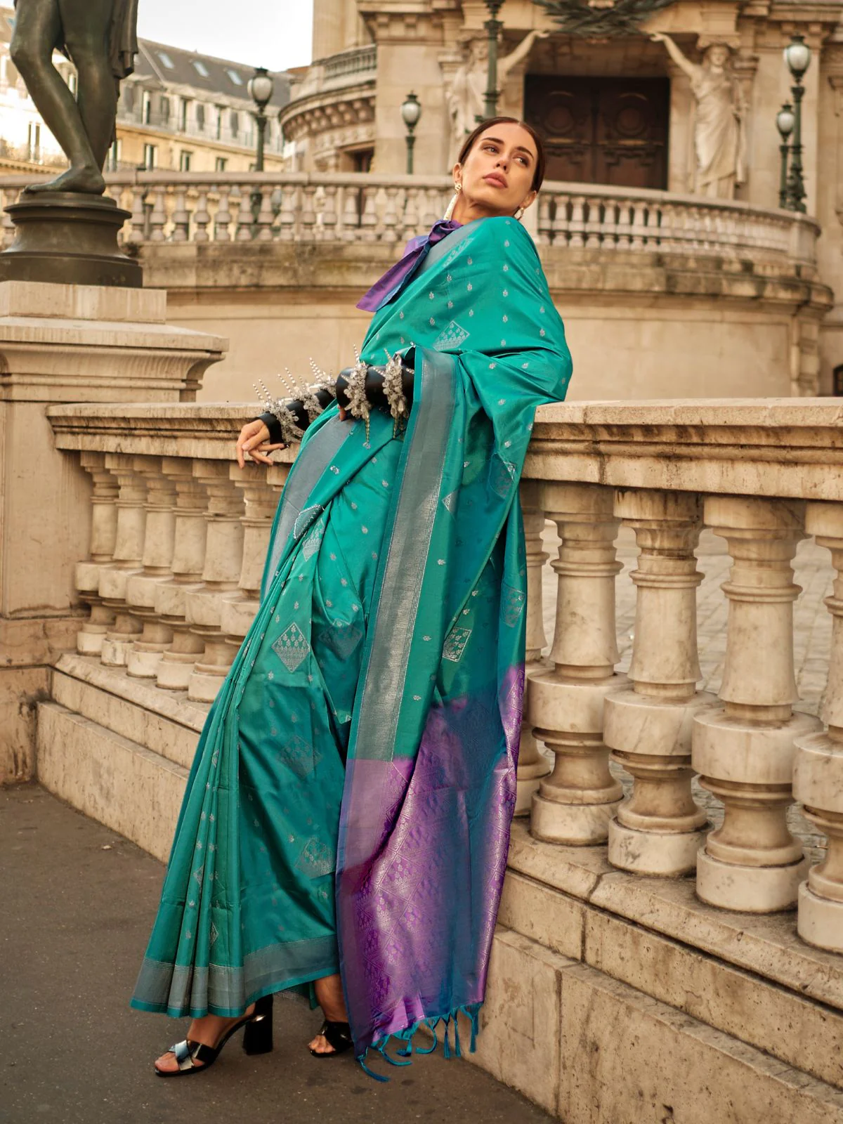 Odette Green Soft Silk Woven Saree With Unstitched Blouse For Women - Image 2