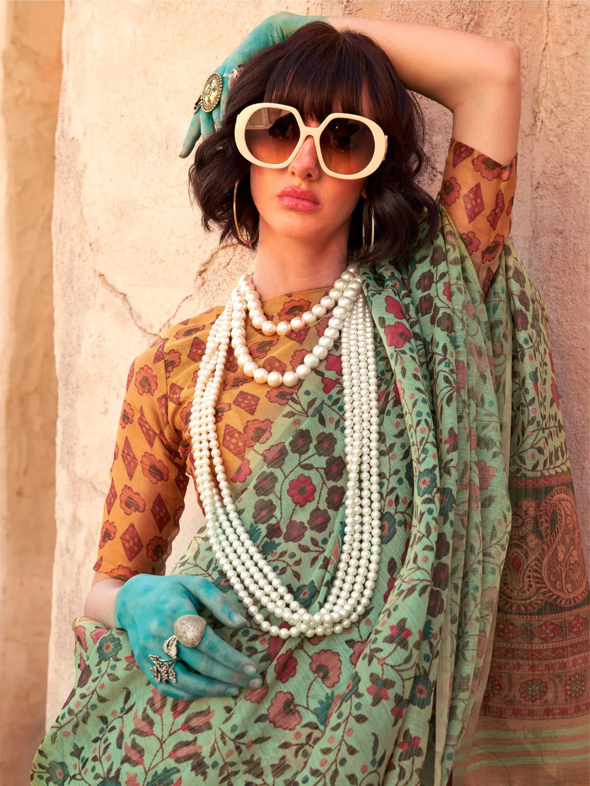 Odette Green Tissue Printed Saree With Unstitched Blouse For Women - Image 2