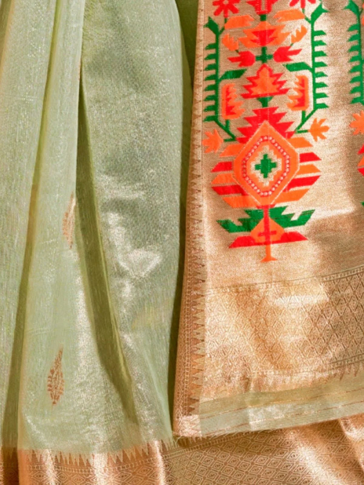 Odette Green Tissue Woven Saree With Unstitched Blouse For Women - Image 3