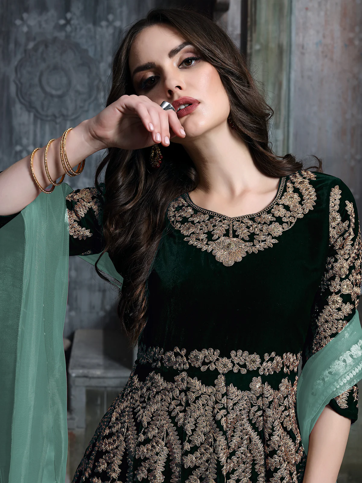 Odette Green Velvet Embroidered Semi stitched Kurta Set For Women - Image 3
