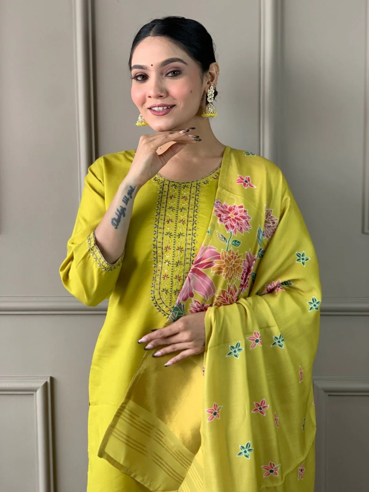Odette Green Viscose chanderi Embroidered Stitched Kurta Set For Women - Image 4