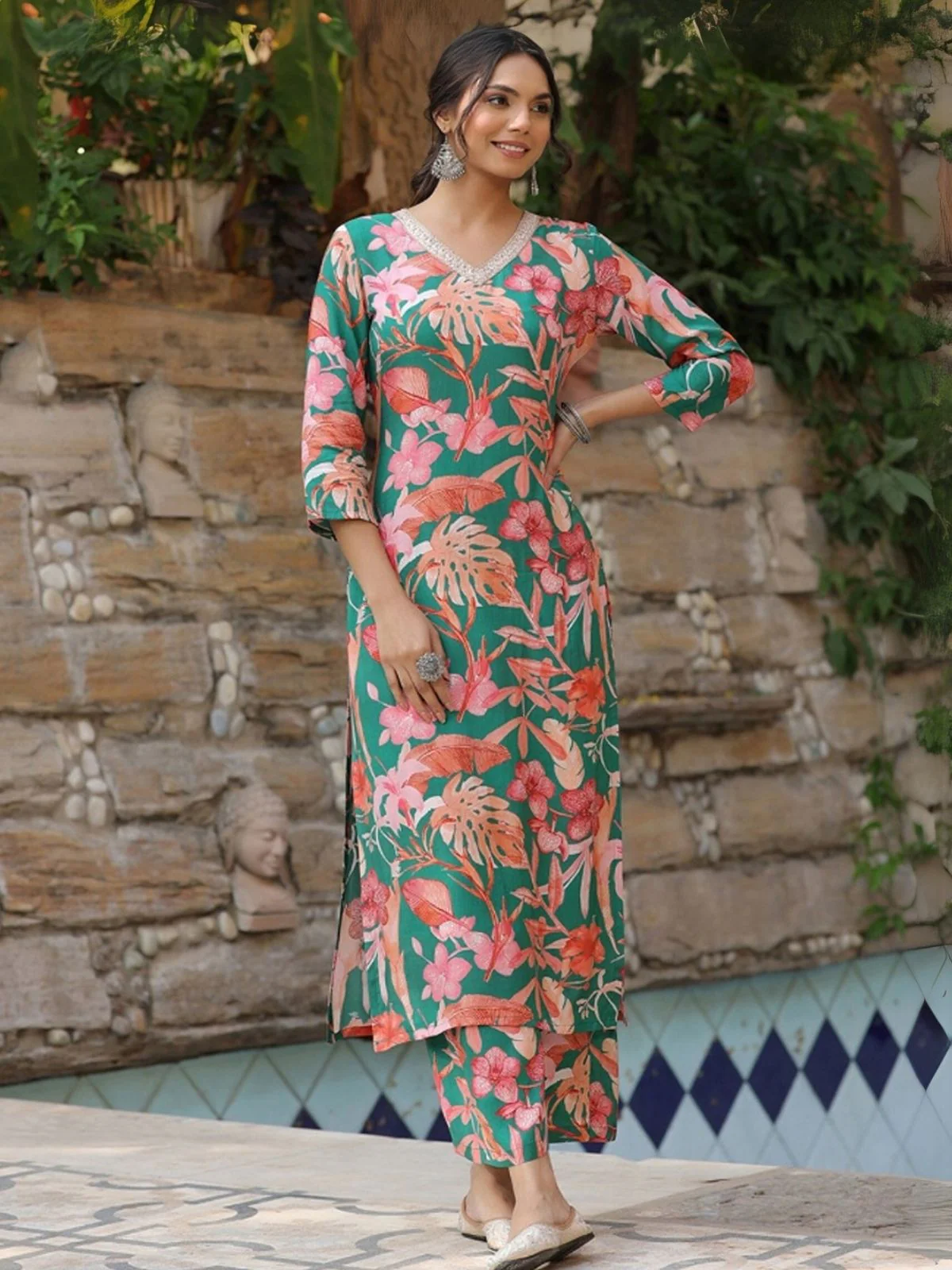 Odette Green Viscose Printed Stiched Kurta Set For Women - Image 2
