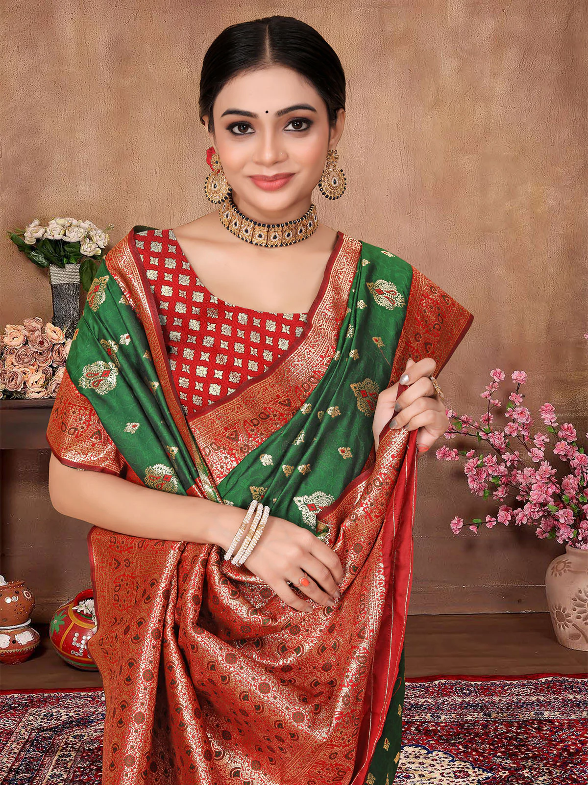 Odette Green Woven Banarasi Silk Saree With Unstitched Blouse For Women - Image 4