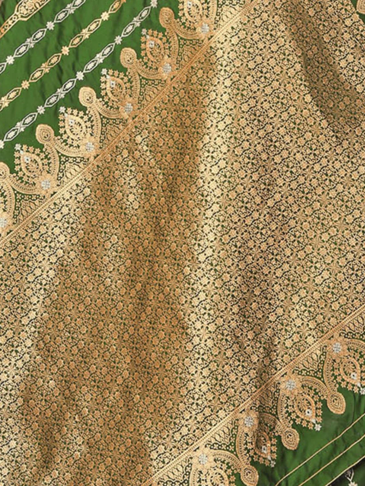 Odette Green Woven Banarasi Silk Saree With Unstitched Blouse For Women - Image 6