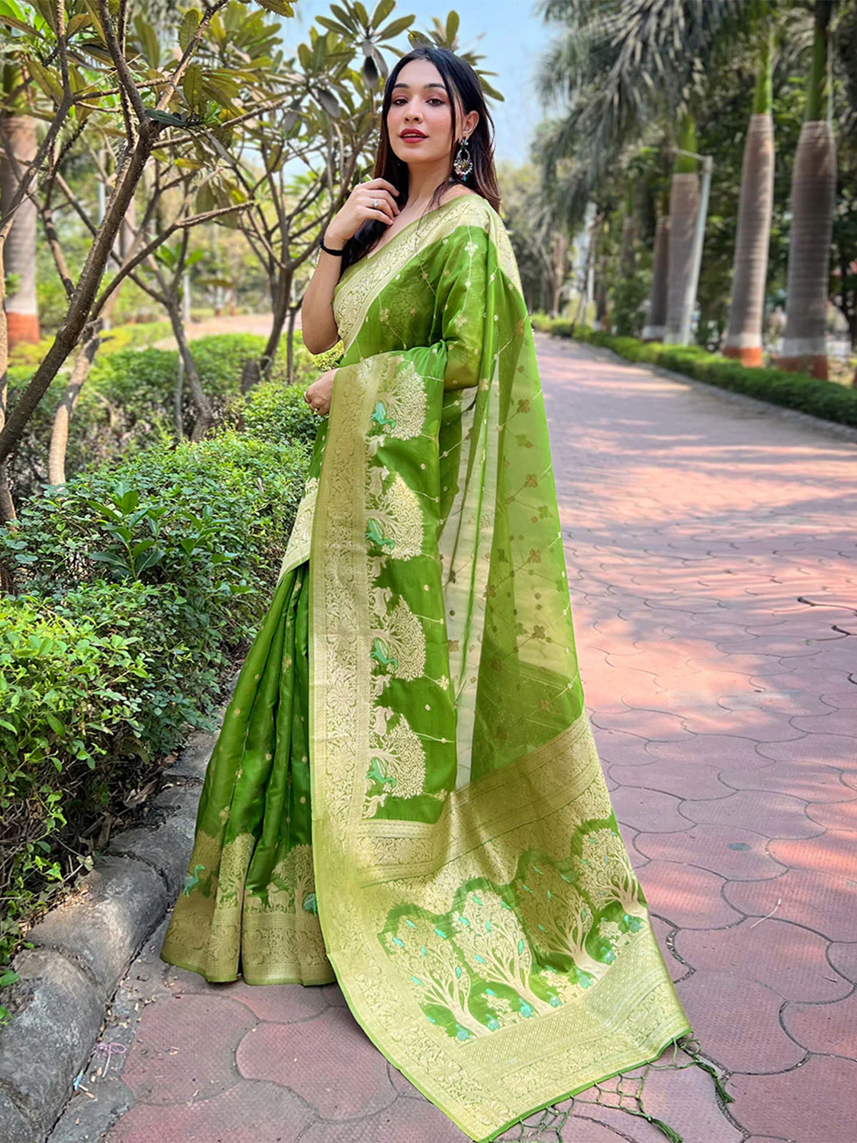 Odette Green Woven Design Organza Saree With Unstitched Blouse For Women - Image 2