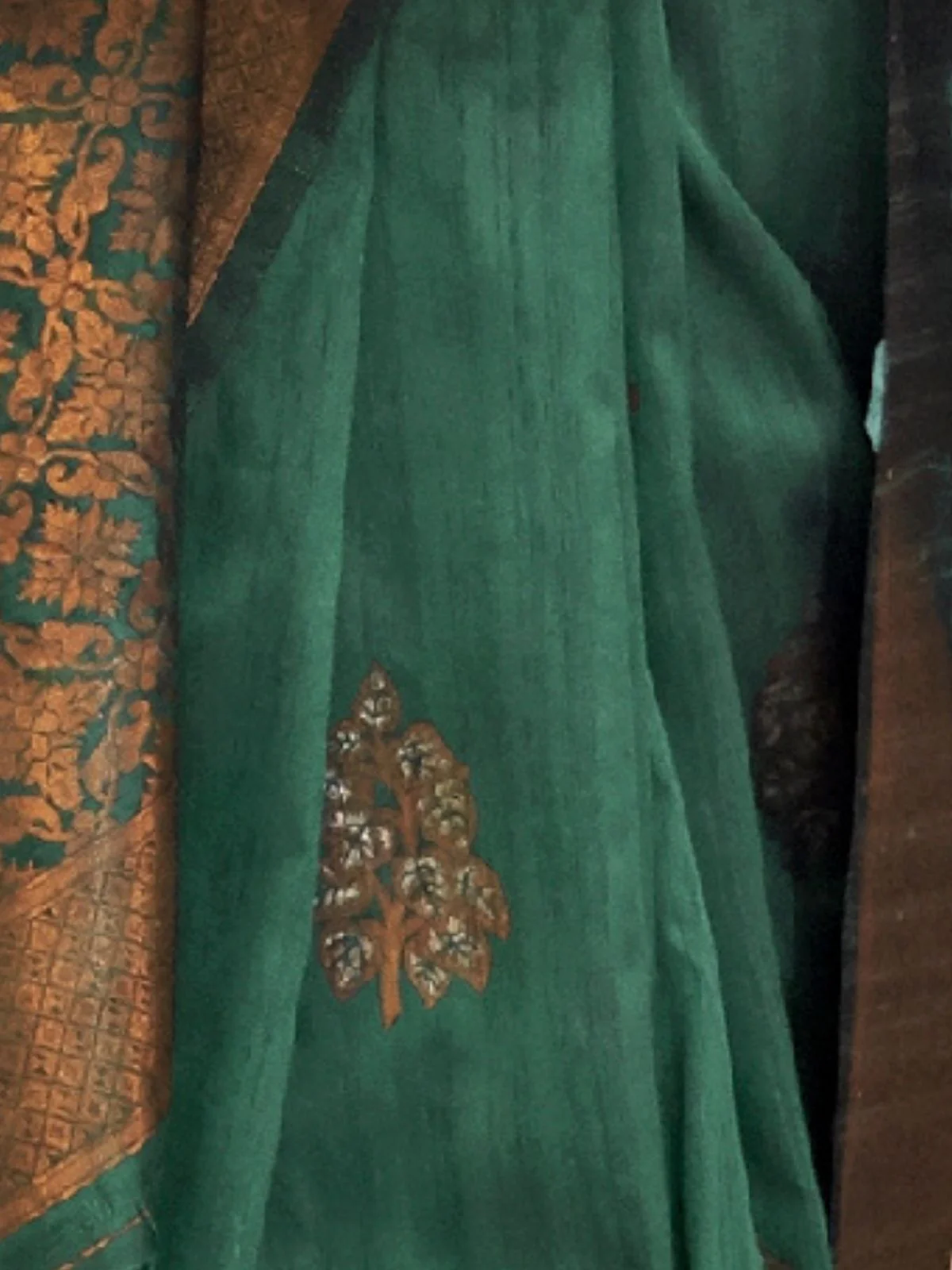 Odette Green Woven Design Silk Blend Saree With Unstitched Blouse For Women - Image 3