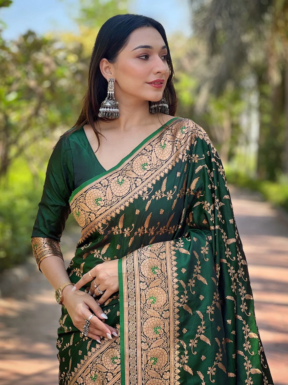 Odette Green Woven Design Silk Blend Saree With Unstitched Blouse For Women - Image 3