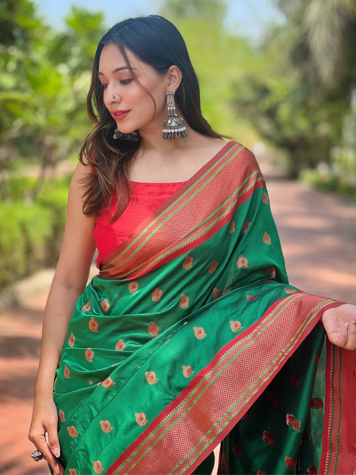 Odette Green Woven Design Silk Blend Saree With Unstitched Blouse For Women - Image 3