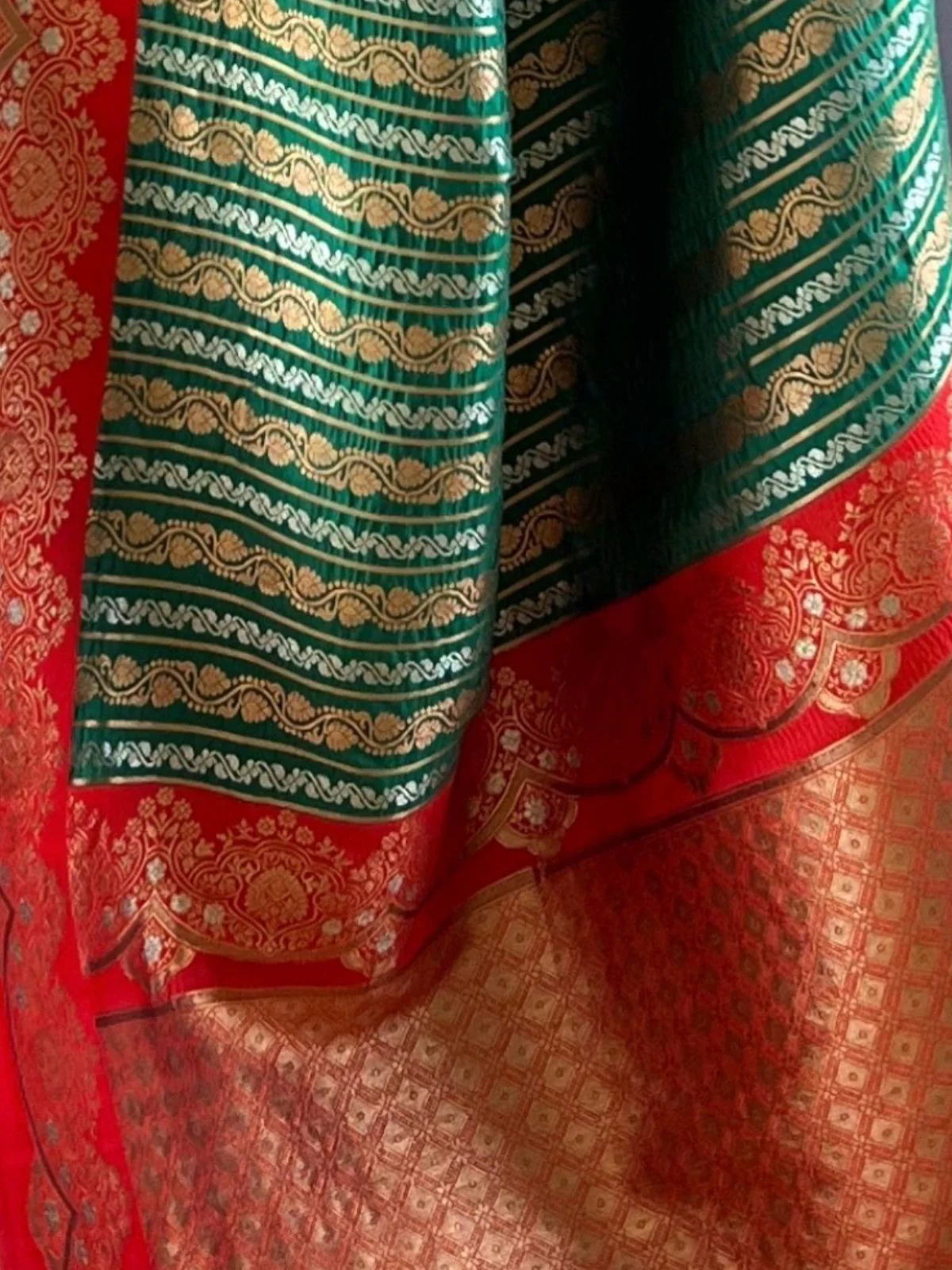 Odette Green Woven Design Soft Silk Saree With Unstitched Blouse For Women - Image 4