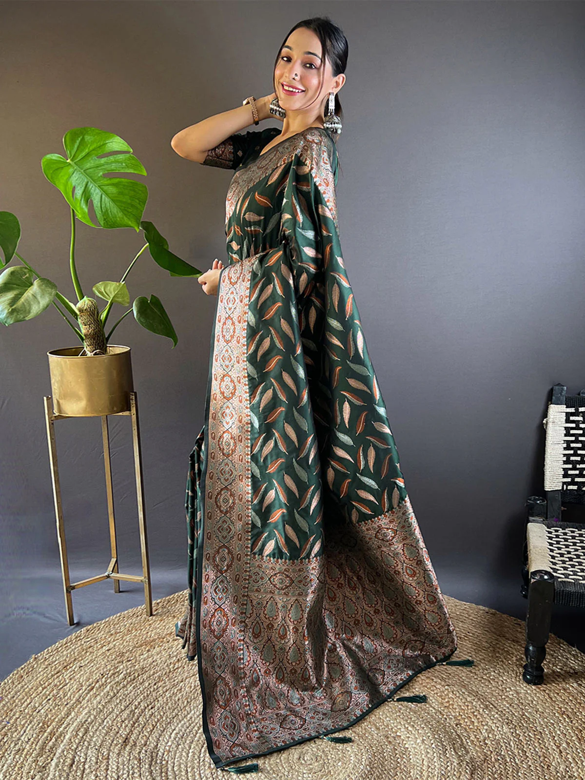 Odette Green Woven Design Soft Silk Saree With Unstitched Blouse For Women - Image 2