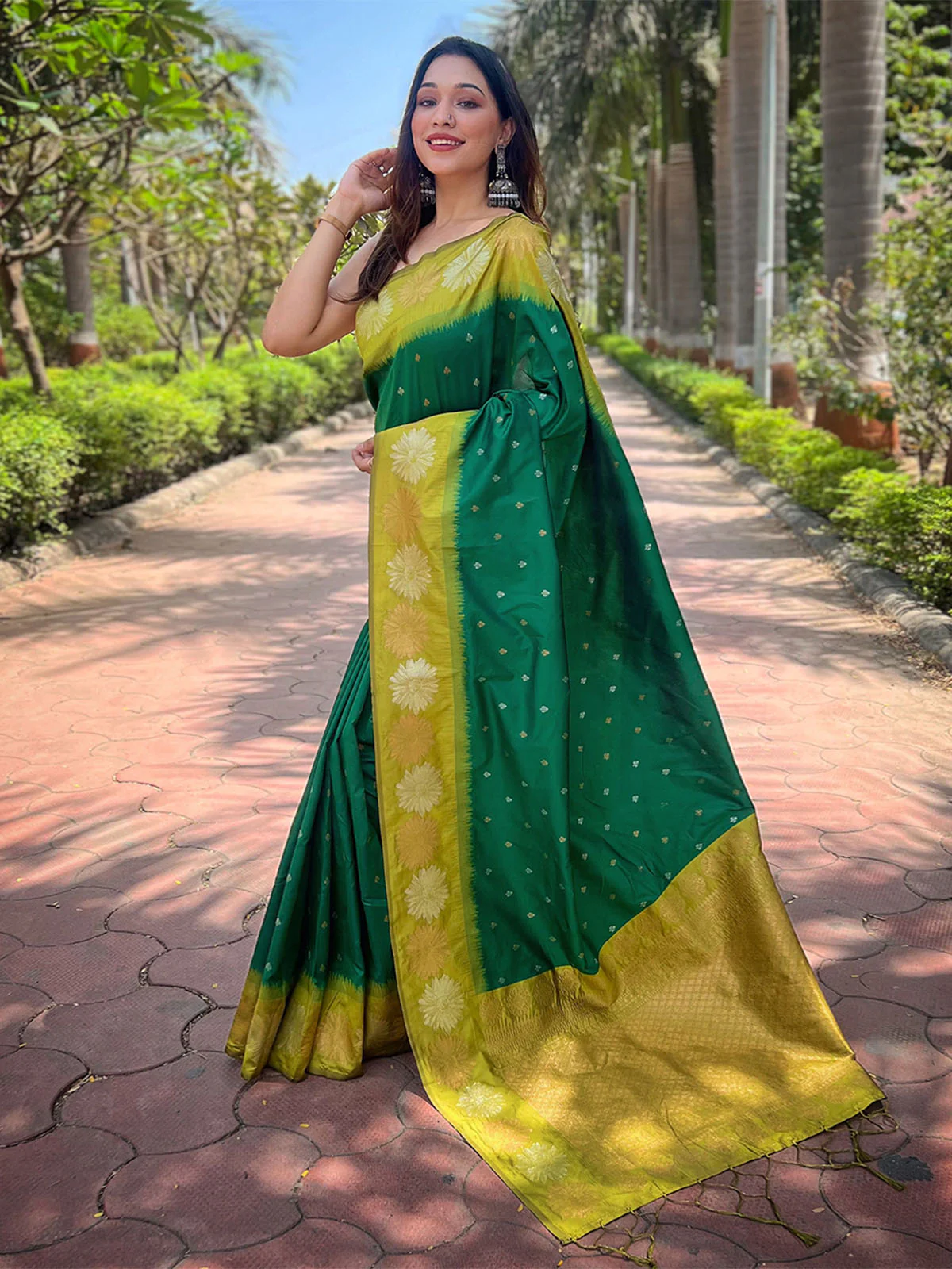 Odette Green Woven Design Soft Silk Saree With Unstitched Blouse For Women - Image 2