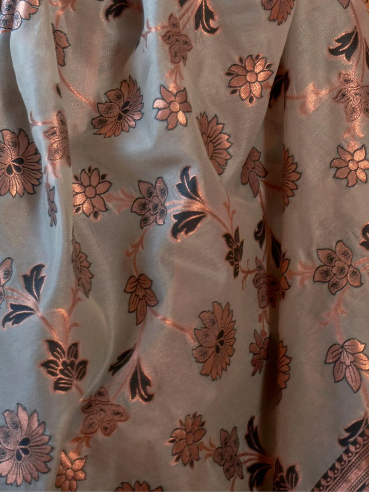 Odette Grey And Gold Woven Design Silk Blend Saree With Unstitched Blouse For Women - Image 3