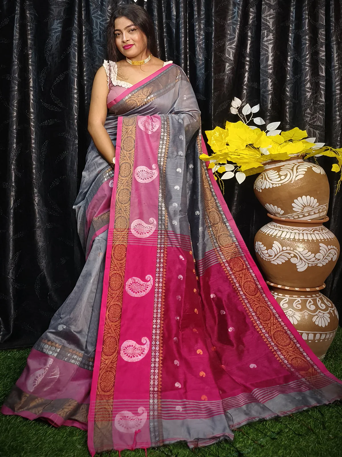 Odette Grey Silk Blend Saree with Unstitched Blouse For Women