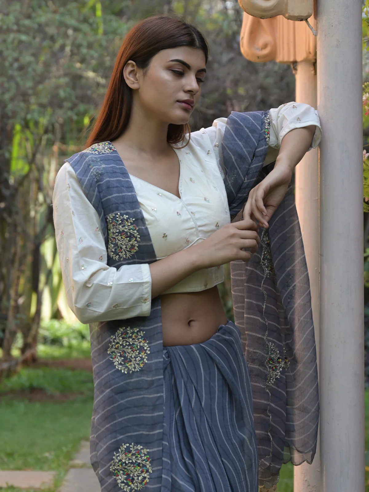 Odette Grey Embroidered Simmar Saree with Unstitched Blouse for Women - Image 4