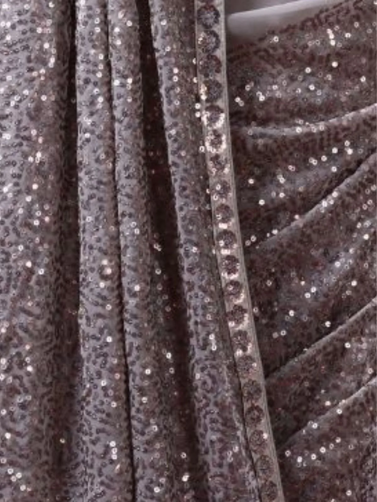 Odette Grey Georgette Sequin Elegant Saree For Women - Image 6